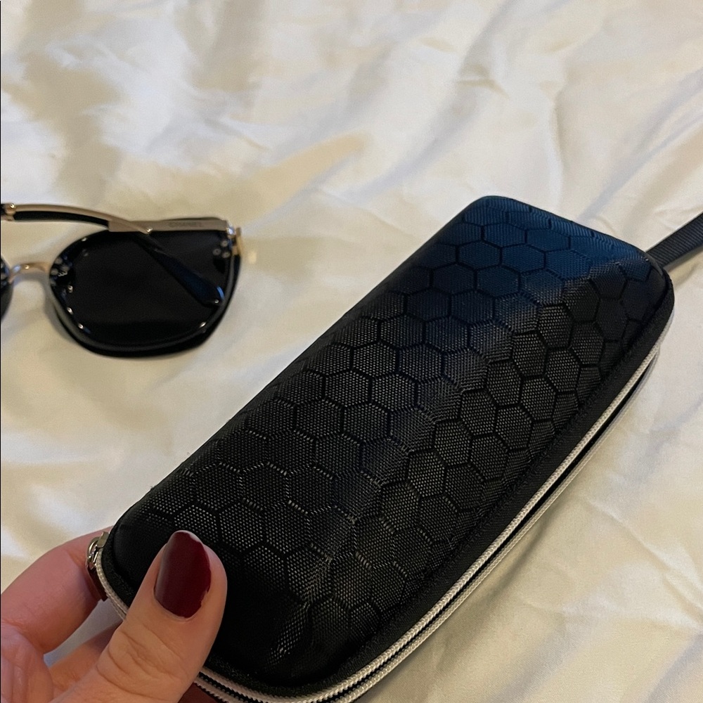 CC Sunglasses - Picture 6 of 6